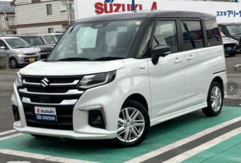 ９インチナビ＋ETC2.0＋フロアマット付のイチオシ車です！